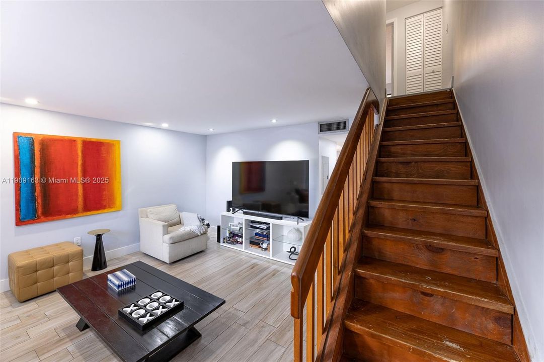 En Venta: $464,900 (2 camas, 1 baños, 1152 Pies cuadrados)