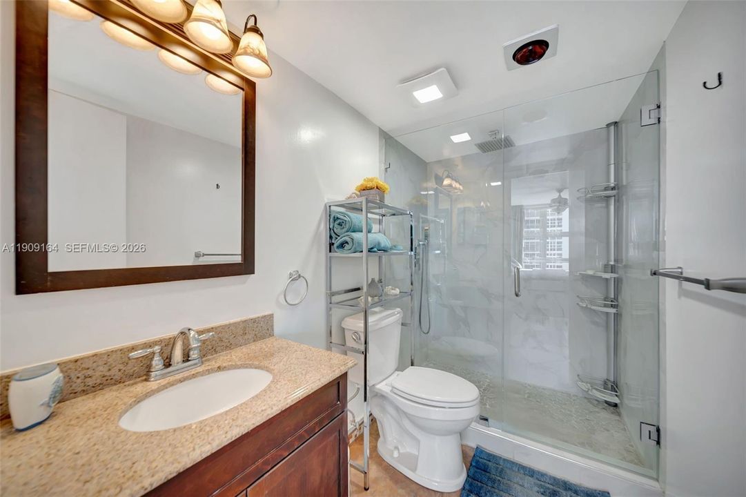 For Rent: $3,200 (2 beds, 2 baths, 1050 Square Feet)