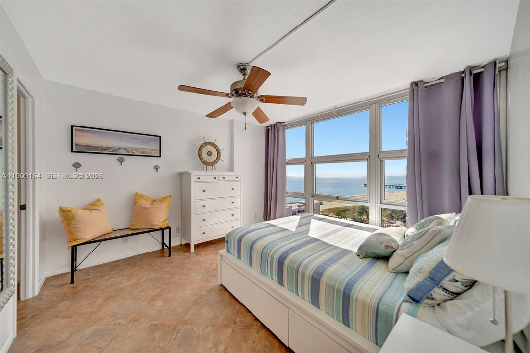 For Rent: $3,200 (2 beds, 2 baths, 1050 Square Feet)