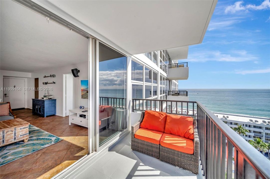 For Rent: $3,200 (2 beds, 2 baths, 1050 Square Feet)