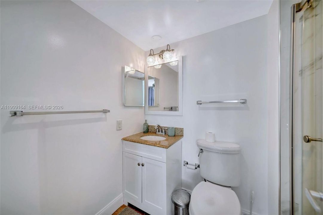 For Rent: $3,200 (2 beds, 2 baths, 1050 Square Feet)