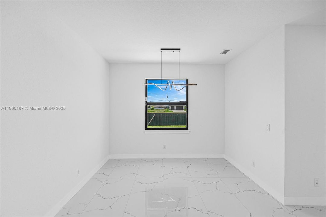 待售: $410,000 (3 贝兹, 2 浴室, 1469 平方英尺)