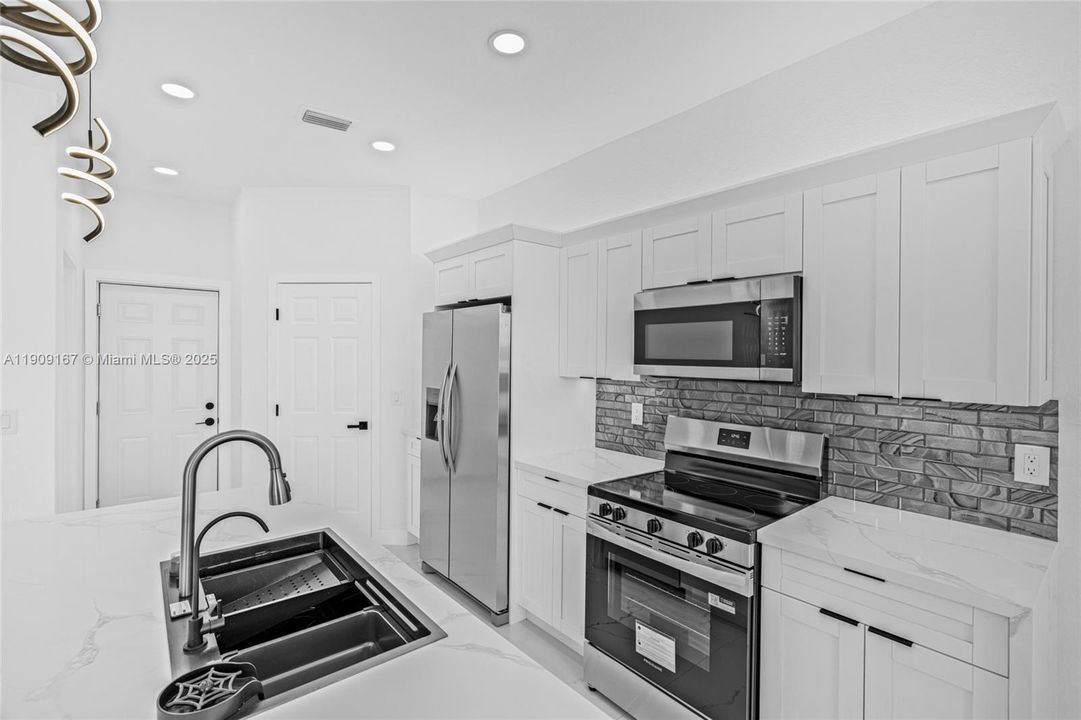 待售: $410,000 (3 贝兹, 2 浴室, 1469 平方英尺)