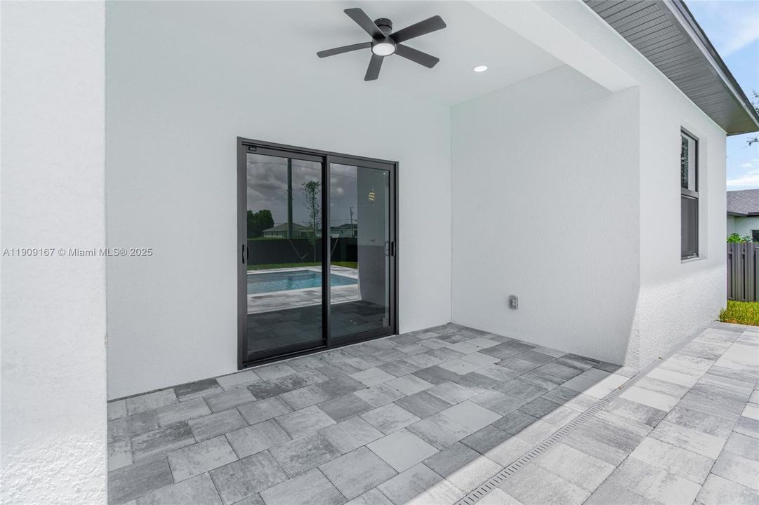 待售: $410,000 (3 贝兹, 2 浴室, 1469 平方英尺)