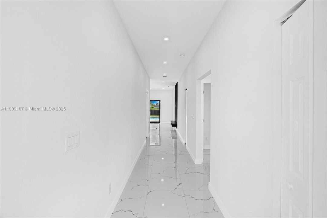 待售: $410,000 (3 贝兹, 2 浴室, 1469 平方英尺)