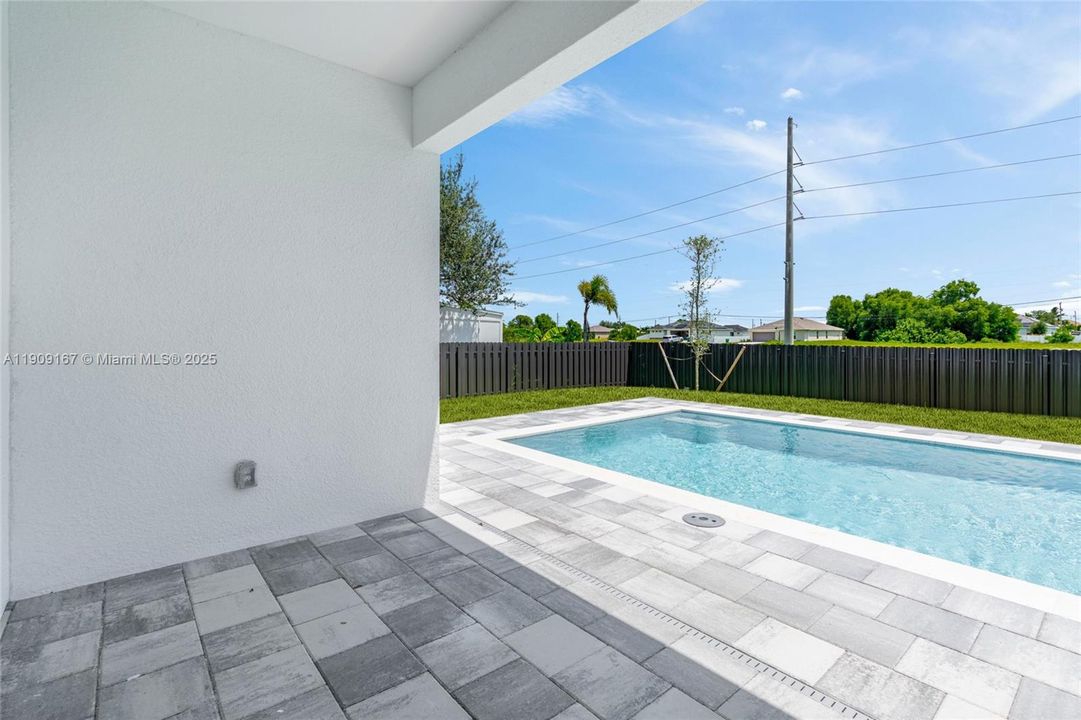 待售: $410,000 (3 贝兹, 2 浴室, 1469 平方英尺)