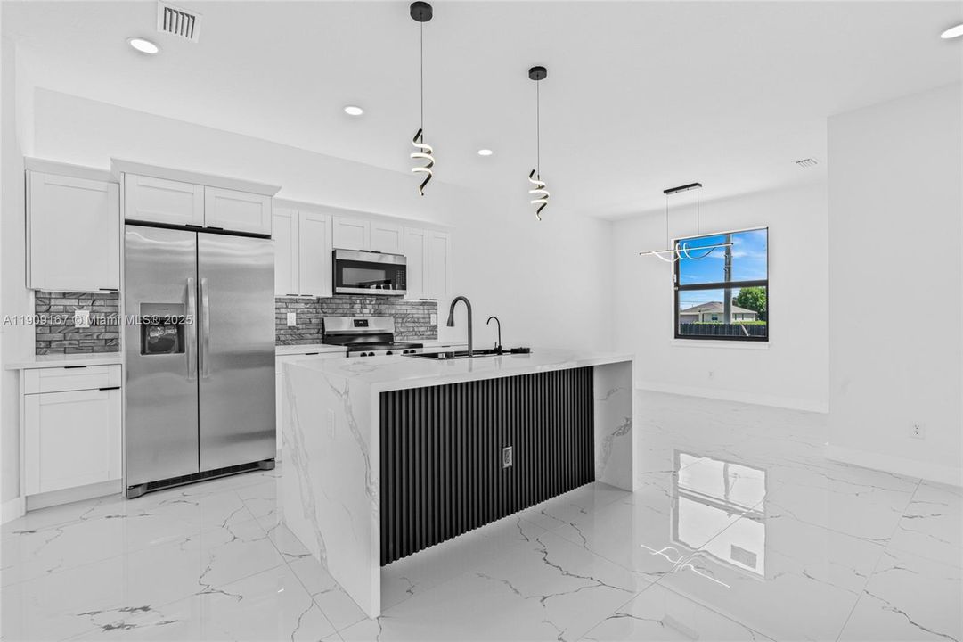 待售: $410,000 (3 贝兹, 2 浴室, 1469 平方英尺)