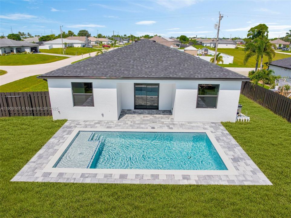 待售: $410,000 (3 贝兹, 2 浴室, 1469 平方英尺)