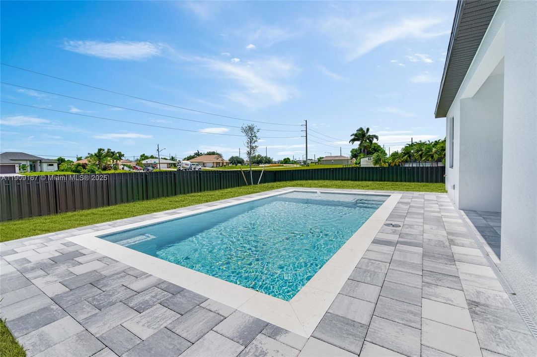 待售: $410,000 (3 贝兹, 2 浴室, 1469 平方英尺)