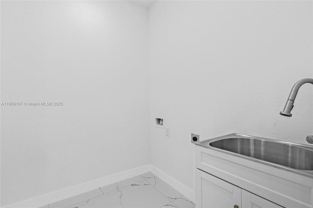 待售: $410,000 (3 贝兹, 2 浴室, 1469 平方英尺)