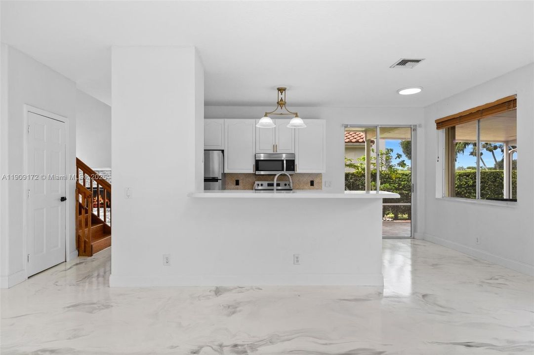 For Rent: $4,500 (4 beds, 2 baths, 2095 Square Feet)