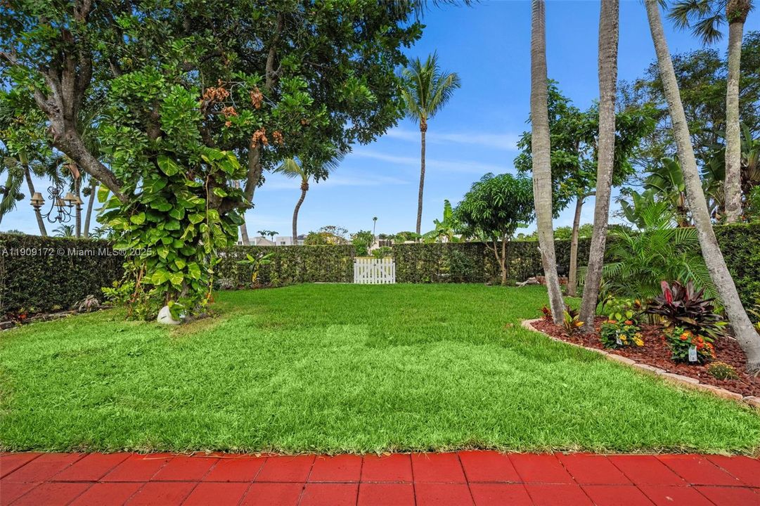 For Rent: $4,500 (4 beds, 2 baths, 2095 Square Feet)