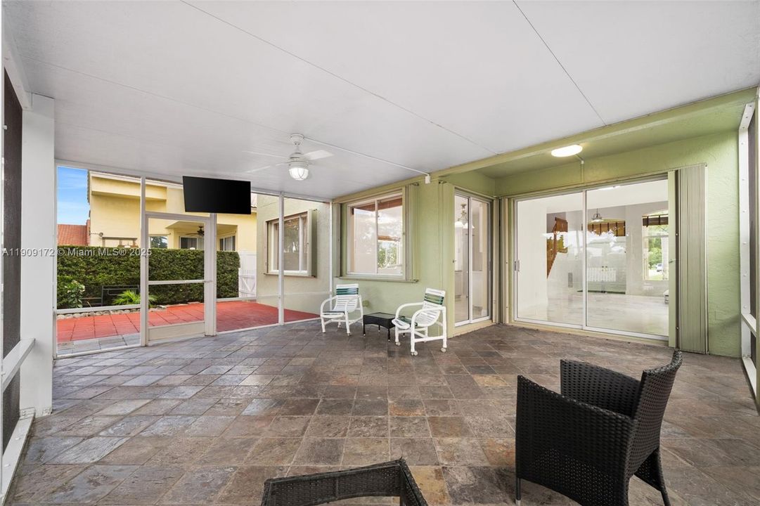 For Rent: $4,500 (4 beds, 2 baths, 2095 Square Feet)