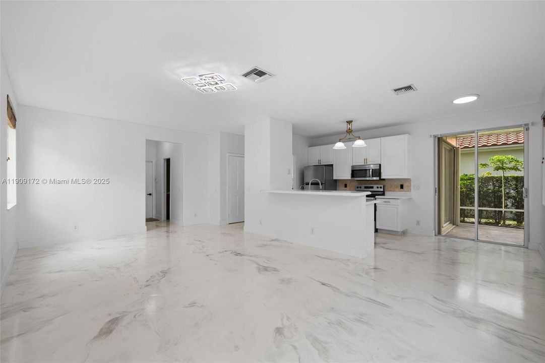 For Rent: $4,500 (4 beds, 2 baths, 2095 Square Feet)