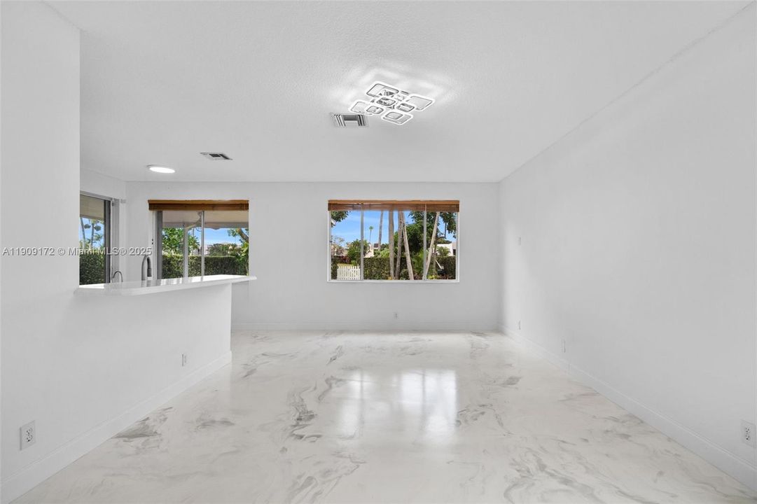 For Rent: $4,500 (4 beds, 2 baths, 2095 Square Feet)