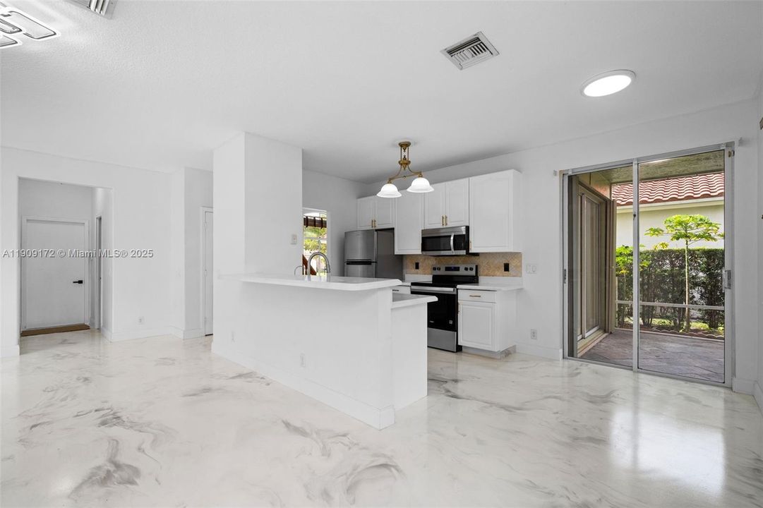 For Rent: $4,500 (4 beds, 2 baths, 2095 Square Feet)