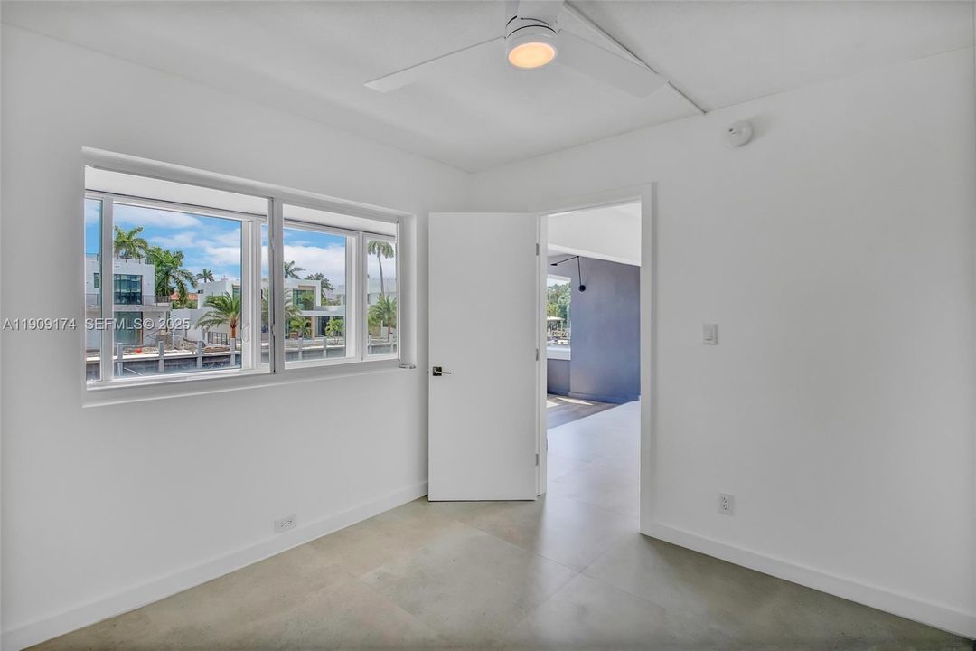 Activo con contrato: $3,100 (2 camas, 1 baños, 830 Pies cuadrados)