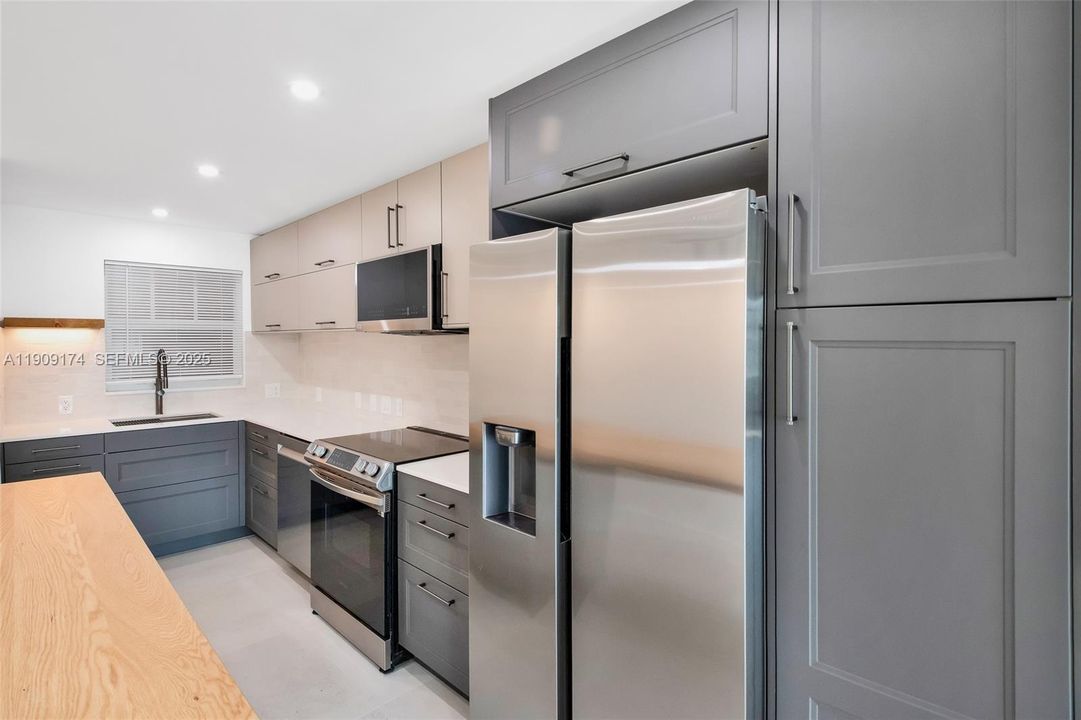 Activo con contrato: $3,100 (2 camas, 1 baños, 830 Pies cuadrados)