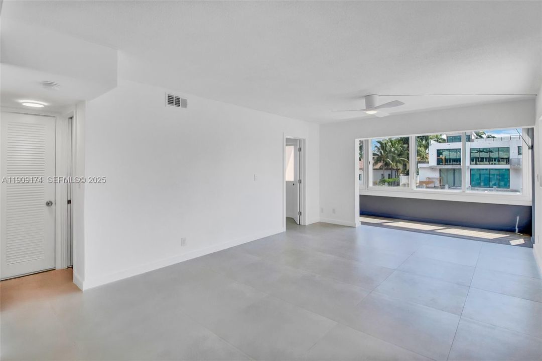 Activo con contrato: $3,100 (2 camas, 1 baños, 830 Pies cuadrados)