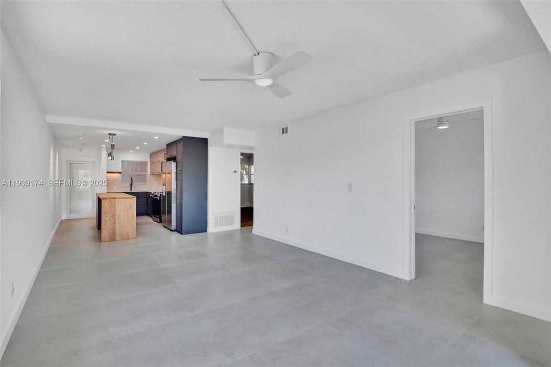 Activo con contrato: $3,100 (2 camas, 1 baños, 830 Pies cuadrados)