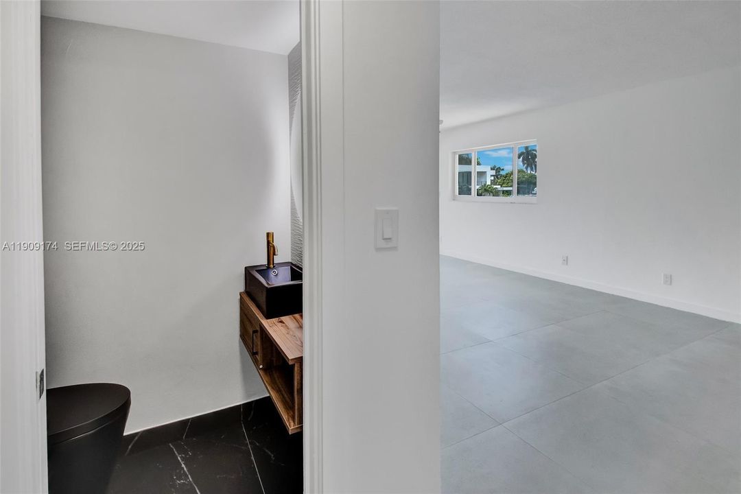 Activo con contrato: $3,100 (2 camas, 1 baños, 830 Pies cuadrados)