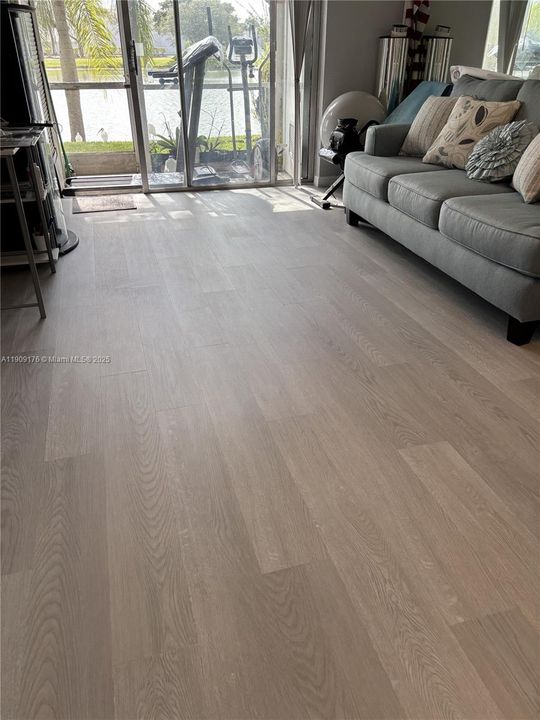 На продажу: $175,000 (1 спален, 1 ванн, 630 Квадратных фут)