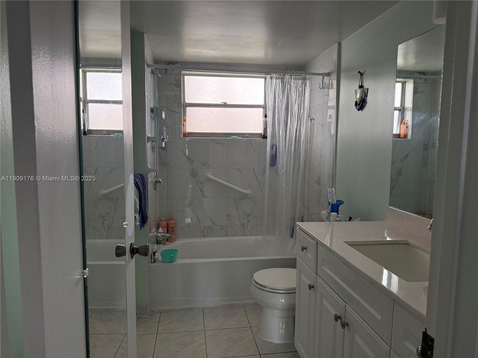 На продажу: $175,000 (1 спален, 1 ванн, 630 Квадратных фут)