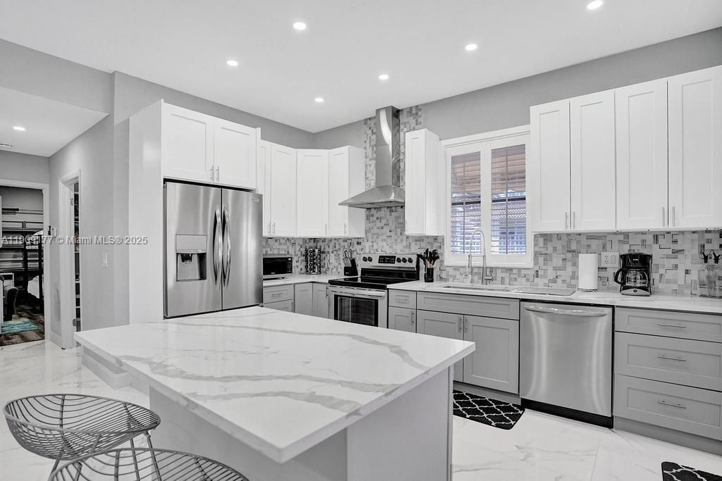 En Venta: $1,750,000 (5 camas, 3 baños, 2614 Pies cuadrados)