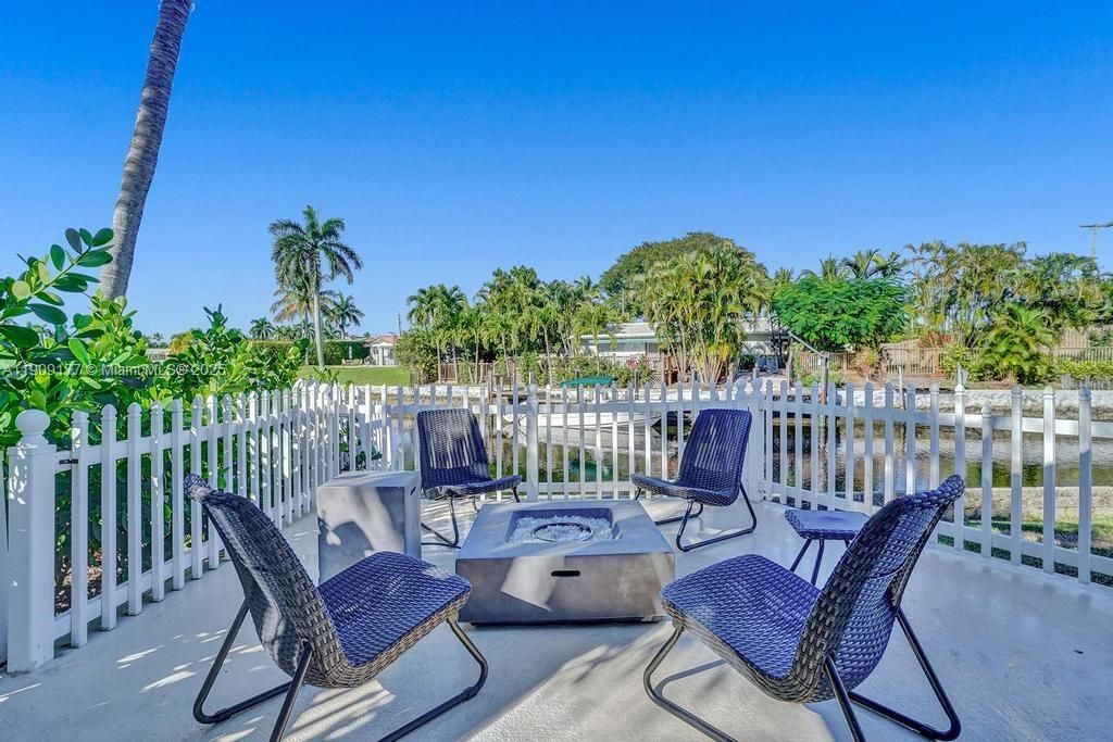 En Venta: $1,750,000 (5 camas, 3 baños, 2614 Pies cuadrados)