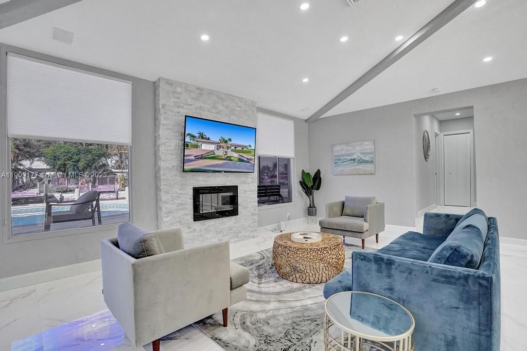 En Venta: $1,750,000 (5 camas, 3 baños, 2614 Pies cuadrados)