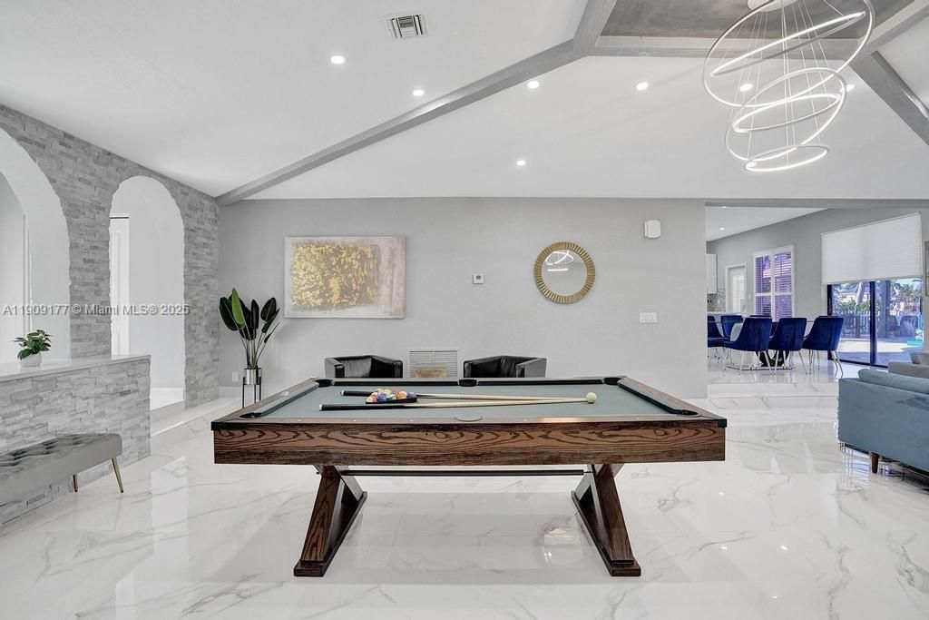 En Venta: $1,750,000 (5 camas, 3 baños, 2614 Pies cuadrados)