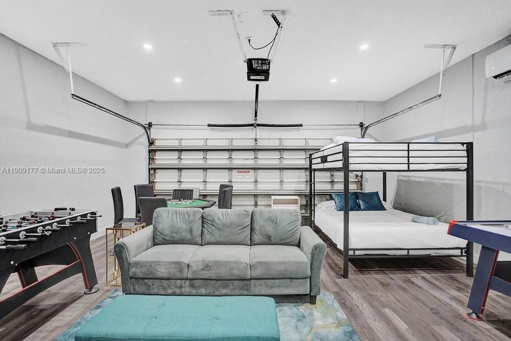 En Venta: $1,750,000 (5 camas, 3 baños, 2614 Pies cuadrados)