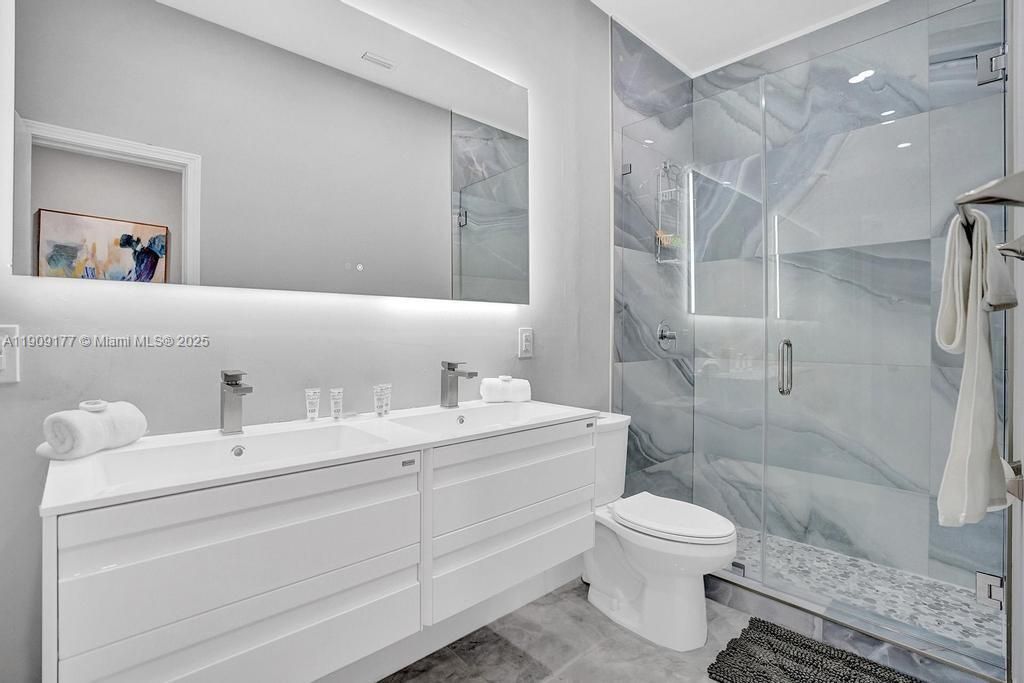 En Venta: $1,750,000 (5 camas, 3 baños, 2614 Pies cuadrados)