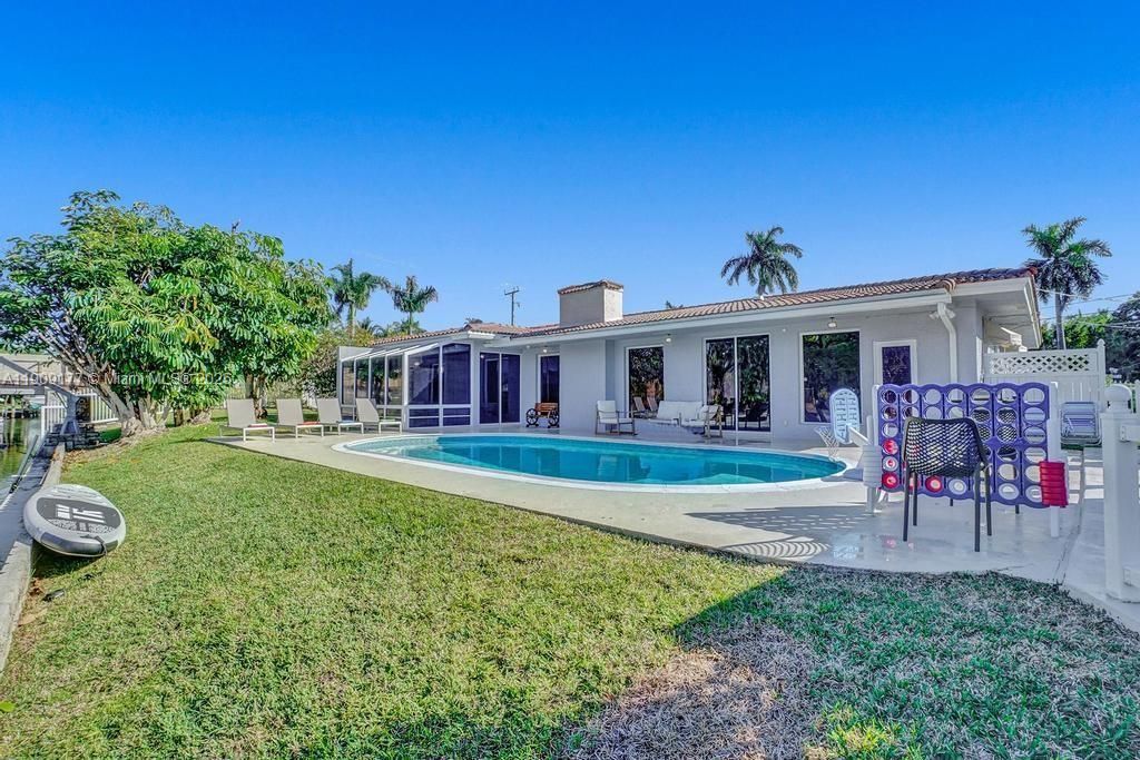 En Venta: $1,750,000 (5 camas, 3 baños, 2614 Pies cuadrados)