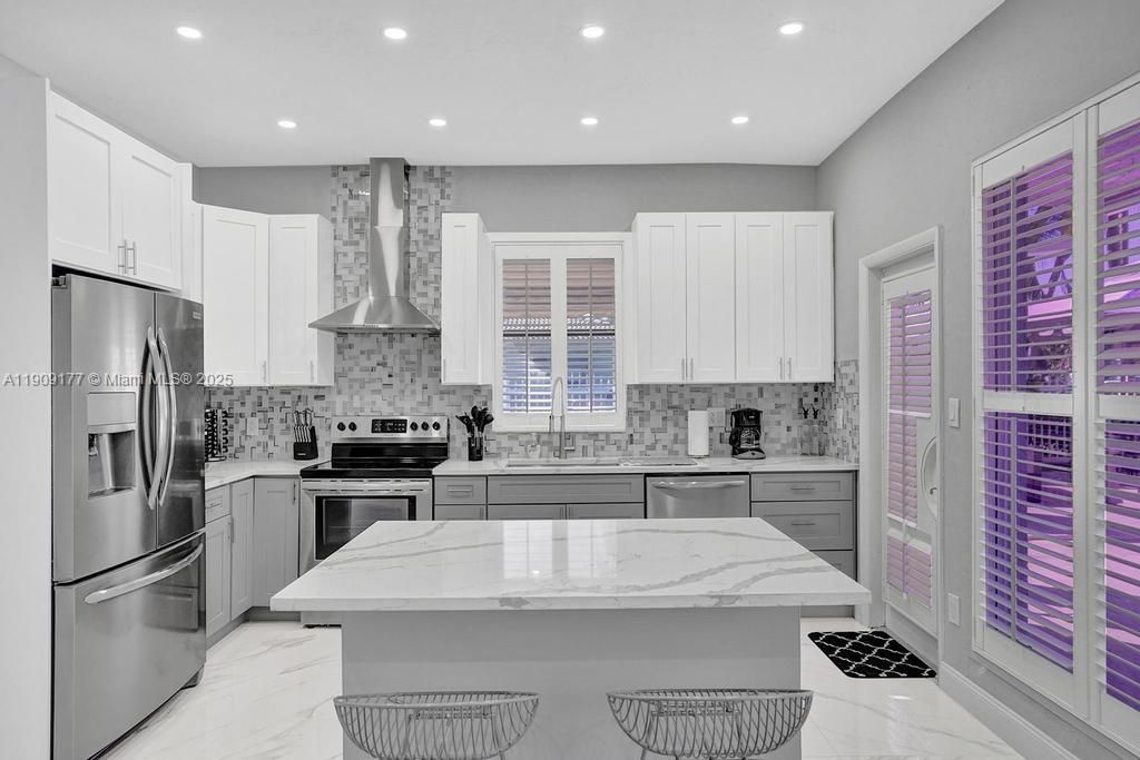 En Venta: $1,750,000 (5 camas, 3 baños, 2614 Pies cuadrados)