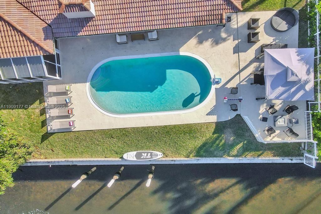 En Venta: $1,750,000 (5 camas, 3 baños, 2614 Pies cuadrados)