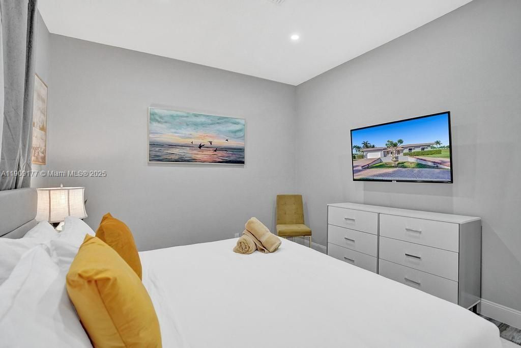 En Venta: $1,750,000 (5 camas, 3 baños, 2614 Pies cuadrados)