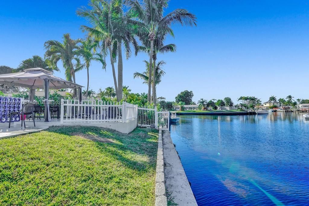 En Venta: $1,750,000 (5 camas, 3 baños, 2614 Pies cuadrados)