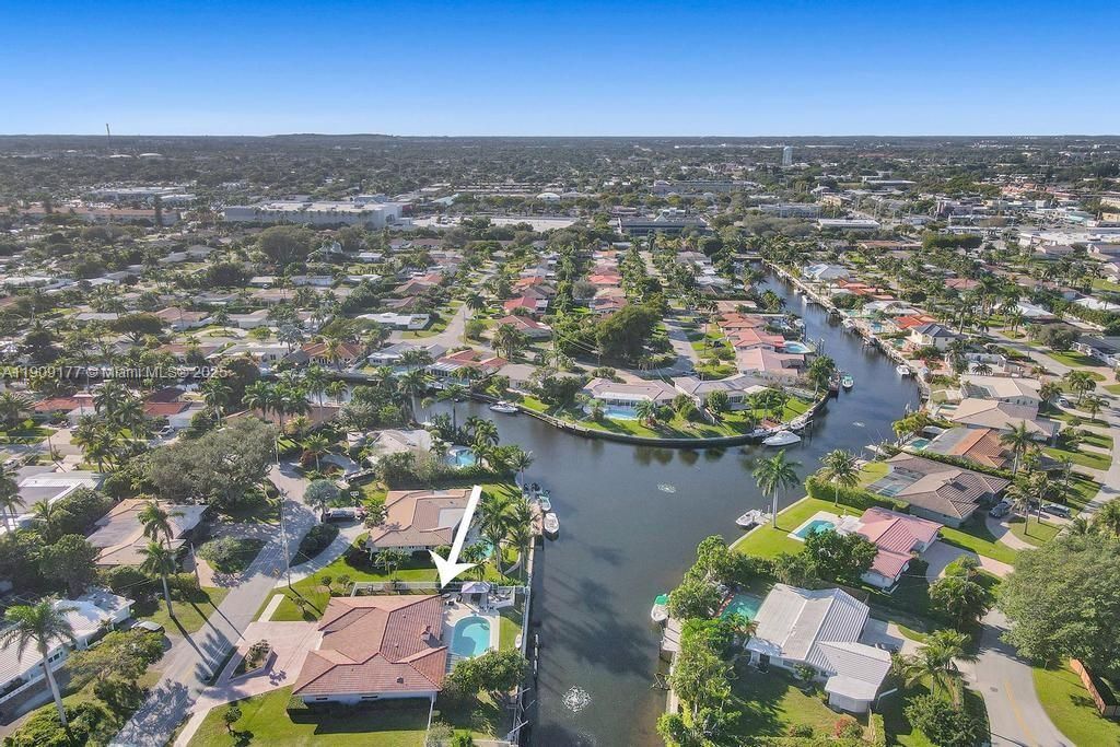 En Venta: $1,750,000 (5 camas, 3 baños, 2614 Pies cuadrados)