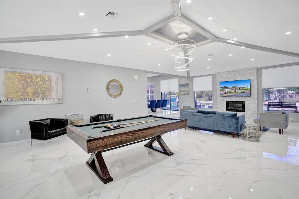 En Venta: $1,750,000 (5 camas, 3 baños, 2614 Pies cuadrados)