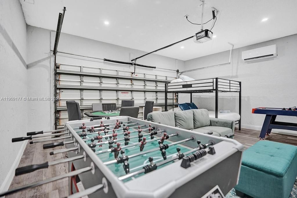 En Venta: $1,750,000 (5 camas, 3 baños, 2614 Pies cuadrados)