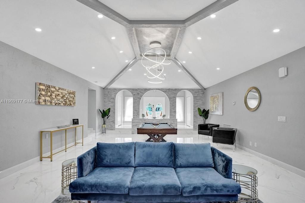 En Venta: $1,750,000 (5 camas, 3 baños, 2614 Pies cuadrados)