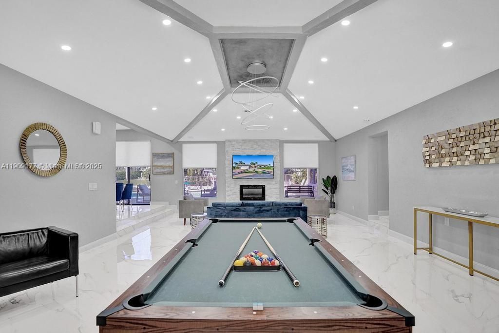 En Venta: $1,750,000 (5 camas, 3 baños, 2614 Pies cuadrados)