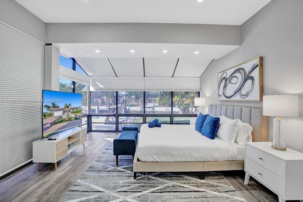 En Venta: $1,750,000 (5 camas, 3 baños, 2614 Pies cuadrados)