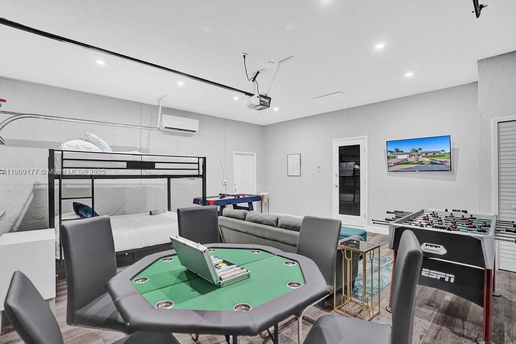 En Venta: $1,750,000 (5 camas, 3 baños, 2614 Pies cuadrados)