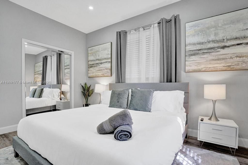 En Venta: $1,750,000 (5 camas, 3 baños, 2614 Pies cuadrados)