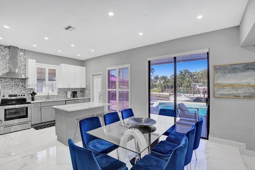 En Venta: $1,750,000 (5 camas, 3 baños, 2614 Pies cuadrados)