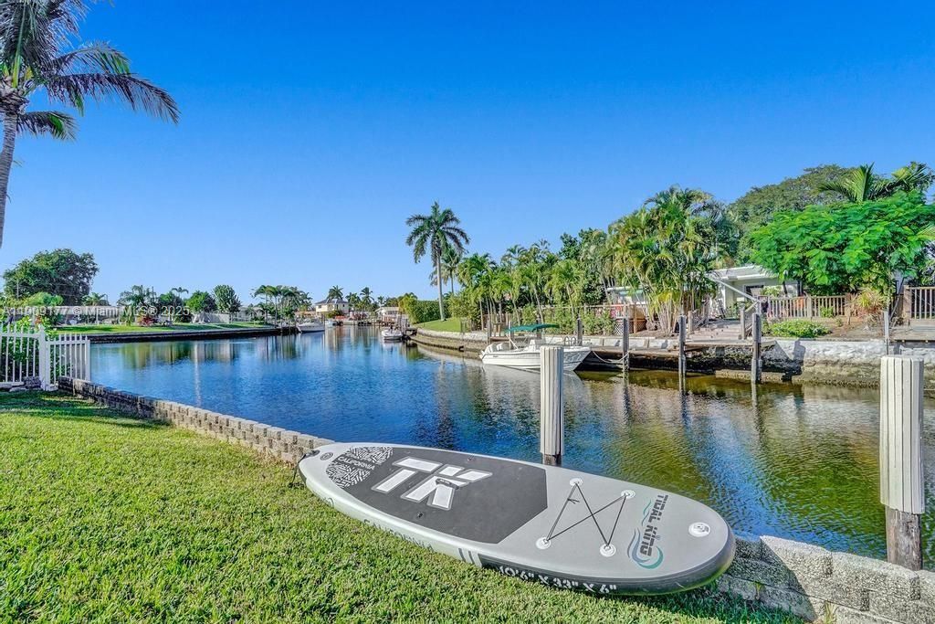 En Venta: $1,750,000 (5 camas, 3 baños, 2614 Pies cuadrados)