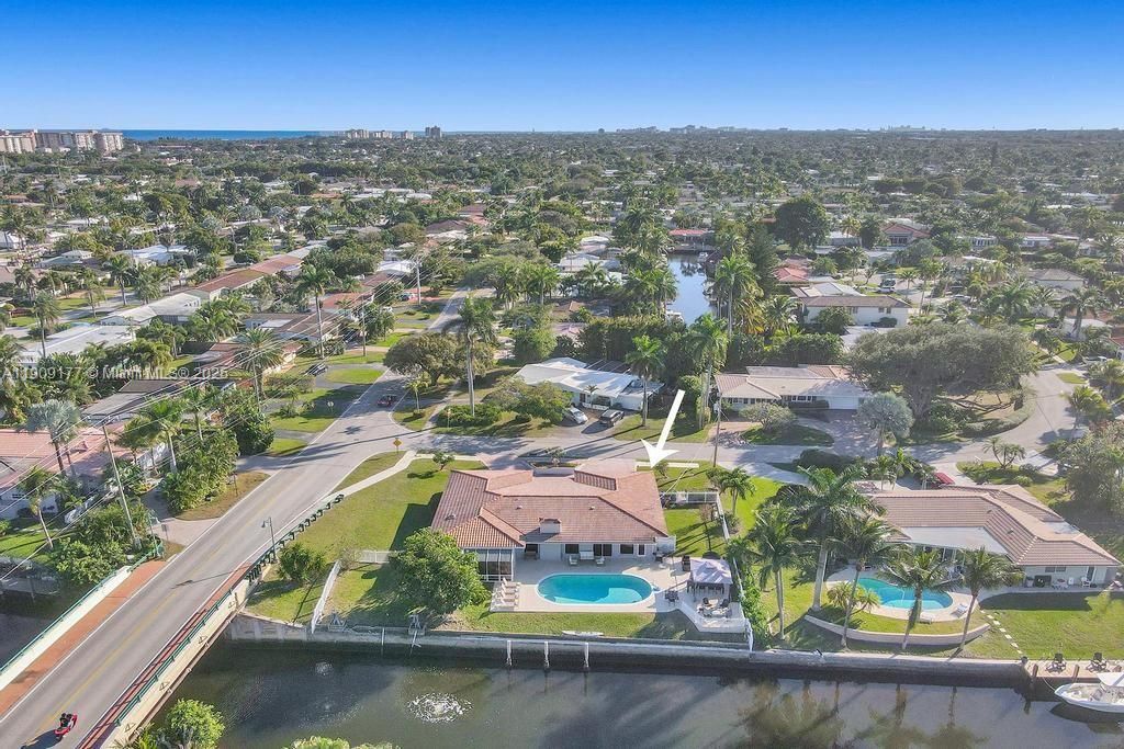 En Venta: $1,750,000 (5 camas, 3 baños, 2614 Pies cuadrados)