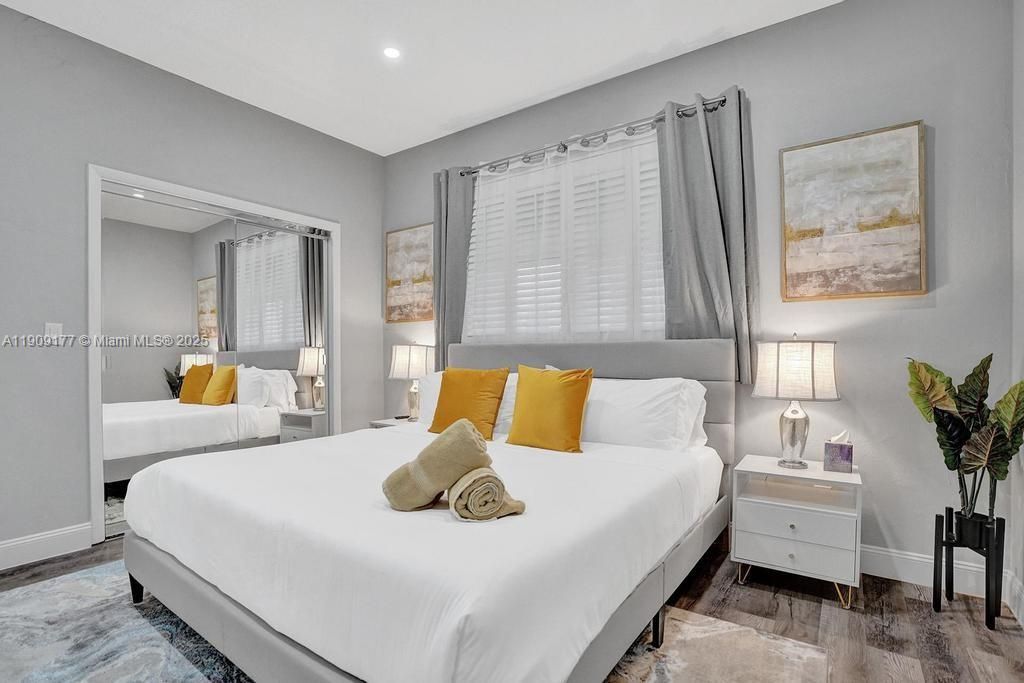 En Venta: $1,750,000 (5 camas, 3 baños, 2614 Pies cuadrados)